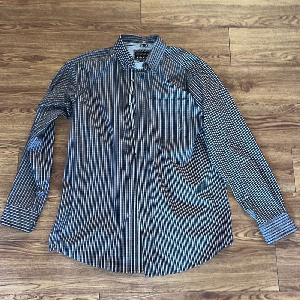 Ariat medium shirt